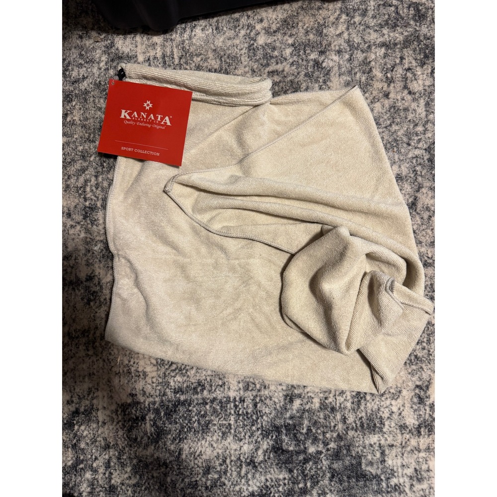 Kanata Sport Towel Beige Microfiber Quick Dry with Pouch Carabiner